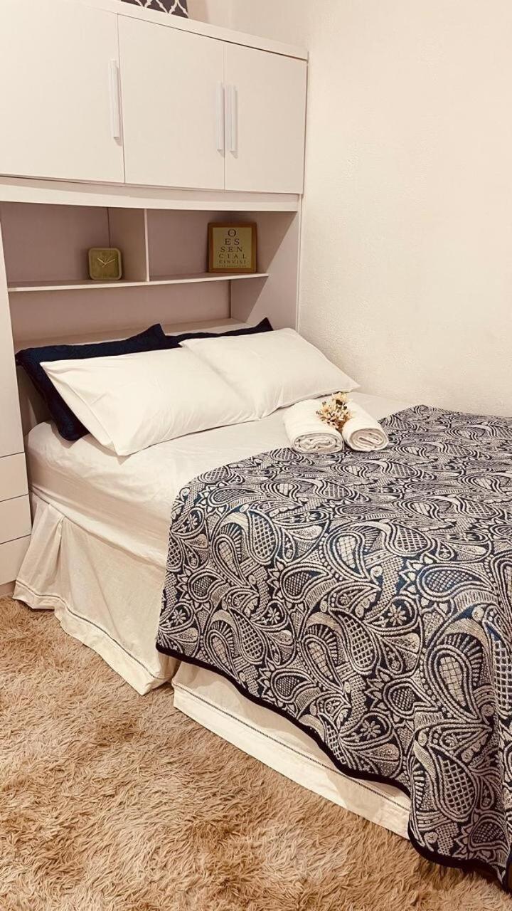 Apartamento Em Copacabana A 50 Metros Da *